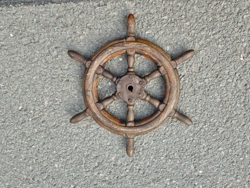 Vecchio legno volante timone - vecchio,